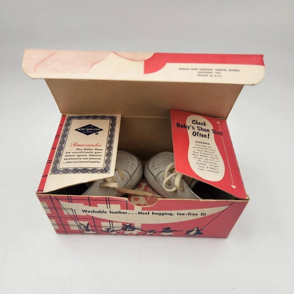 Vintage 1961 Wee Walker White Leather Baby Crib Shoes Style 220-149 Size 1 Boxed